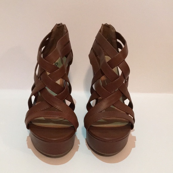 Soda brown/tan strap wedges (4.5”) - Picture 2 of 4